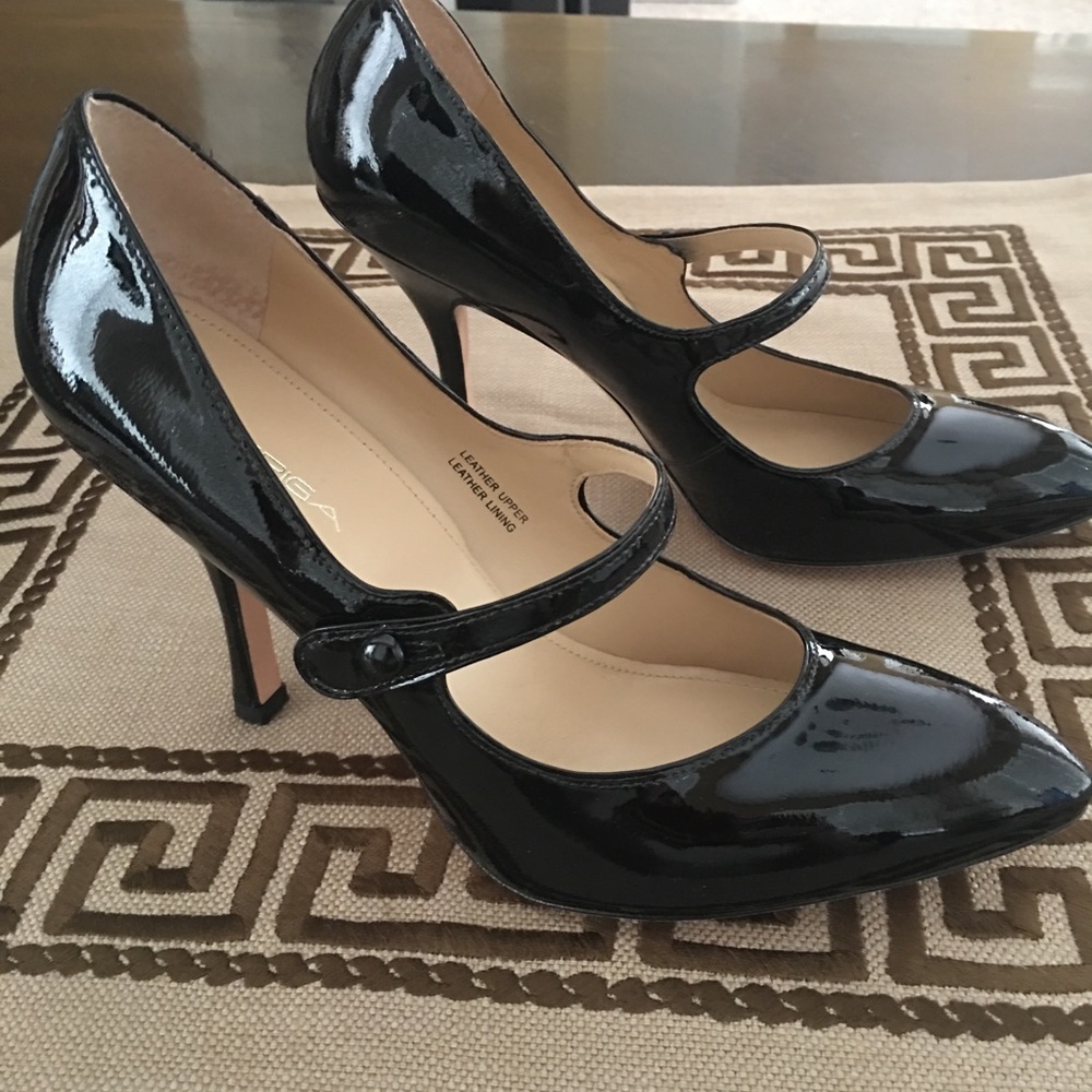 COPY - 8 1/5 m Via Spiga MaryJane Black Patent Pumps New